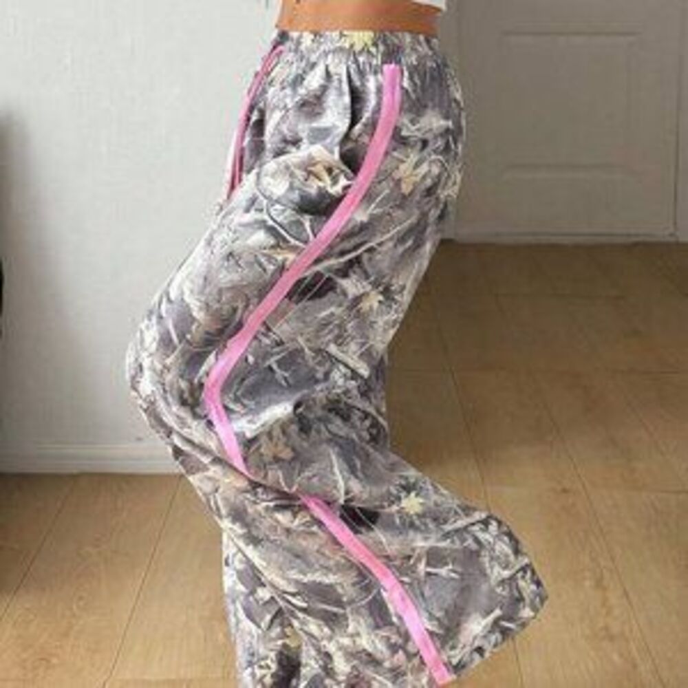 Multicolor Casual Women's Y2k Music Festival Camo Sweatpants - Picture 5 of 5